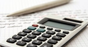 Forma poświadczenia sytuacji finansowej pojazdów zgłoszonych do licencji?