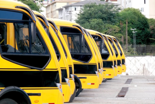 Czy wykonywanie transportu osób zawsze wymaga uzyskania licencji?