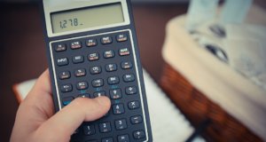 Minimalne wynagrodzenie od stycznia 2025. Jak rozwiązać problem przedsiębiorcy?