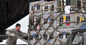 Bezprawność umownego przeniesienia odpowiedzialności z nadawcy na przewoźnika za skutki braku unieruchomienia ładunku w transporcie