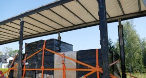 Analiza odpowiedzialności osób fizycznych i konsumentów za unieruchomienie ładunków w przewozach kurierskich