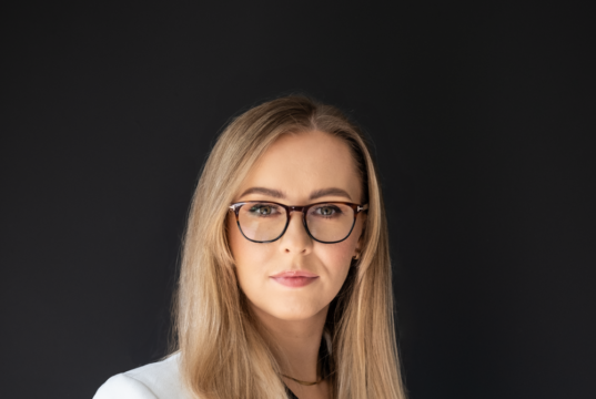 Anna Nieć-Mrzygłód z publikacją w newsletterze Grupy Roboczej ds. Sztucznej Inteligencji przy Ministerstwie Cyfryzacji